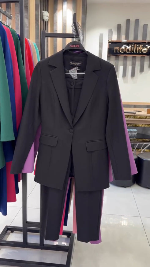 Costum Sia